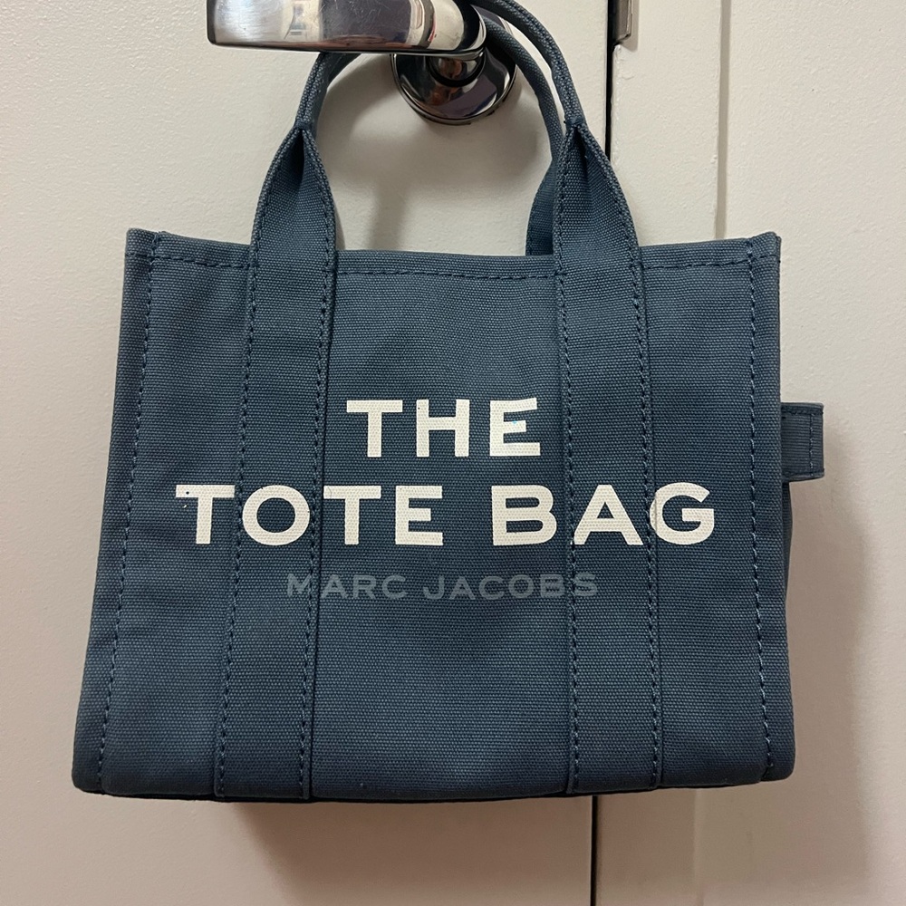 small the tote bag by marc jacobs in jean blue